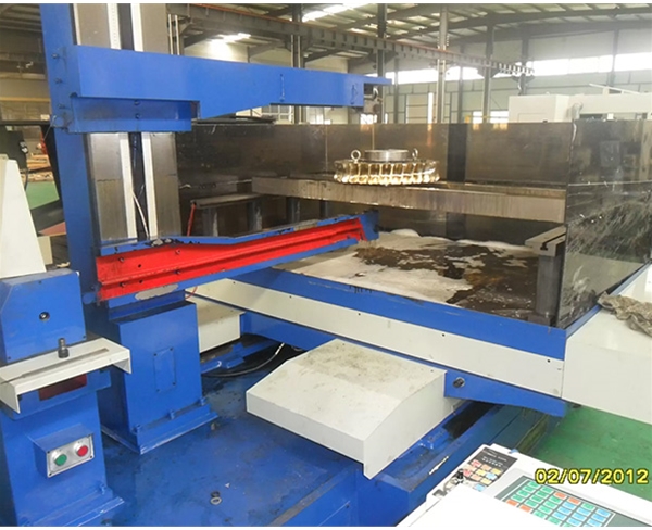 大型數(shù)控線切割，最大加工1米，承重4噸